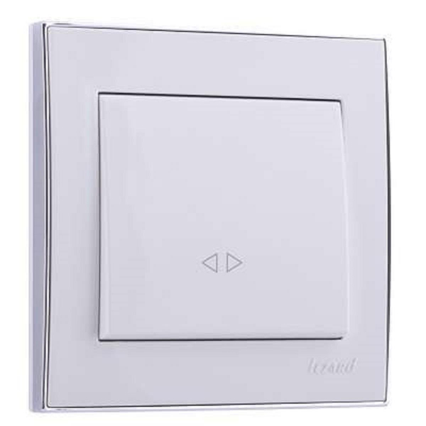 Выключатель промежуточный Lezard Rain белый с бок. вставкой хром 703-0225-107 Выключатель промежуточный Lezard Rain белый с бок. вставкой хром 703-0225-107