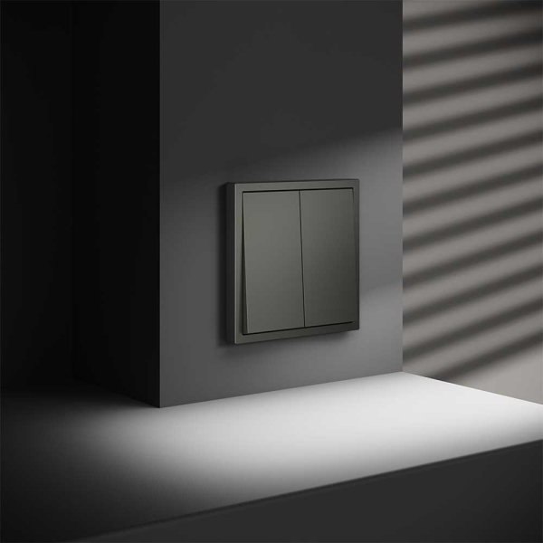 Перекрестный переключатель встраиваемый S70 двухклавишный 10А (титан) Voltum VLS020506