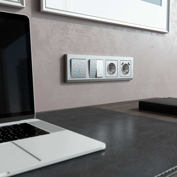 Выключатель Werkel Hammer одноклавишный проходной с подсветкой серебряный W1212106 4690389162114