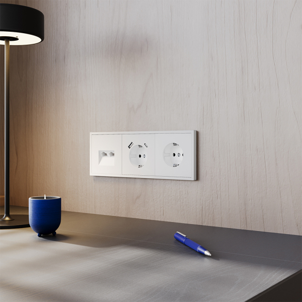 Розетка встраиваемая VOLTUM S70 с заземлением и защитными шторками, 16А, с USB, A+С, (белый матовый) Розетка встраиваемая VOLTUM S70 с заземлением и защитными шторками, 16А, с USB, A+С, (белый матовый)