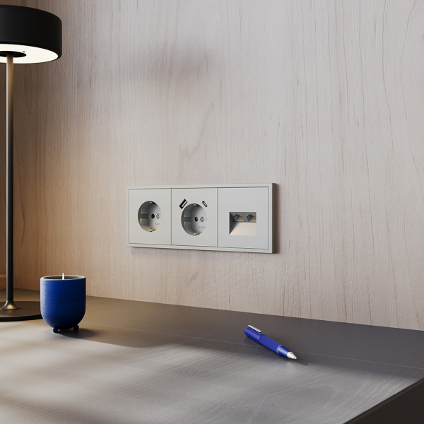 Розетка встраиваемая VOLTUM S70 с заземлением и защитными шторками, 16А, с USB, A+С, (сталь) Розетка встраиваемая VOLTUM S70 с заземлением и защитными шторками, 16А, с USB, A+С, (сталь)